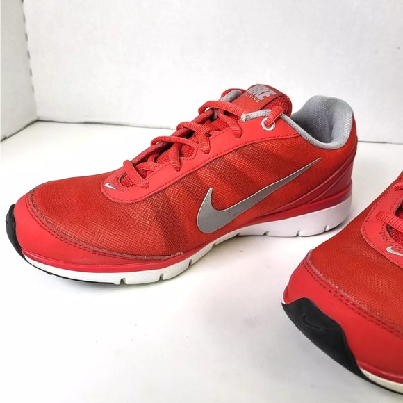 Nike Woman’s Total Core TR - Picture 2 of 5